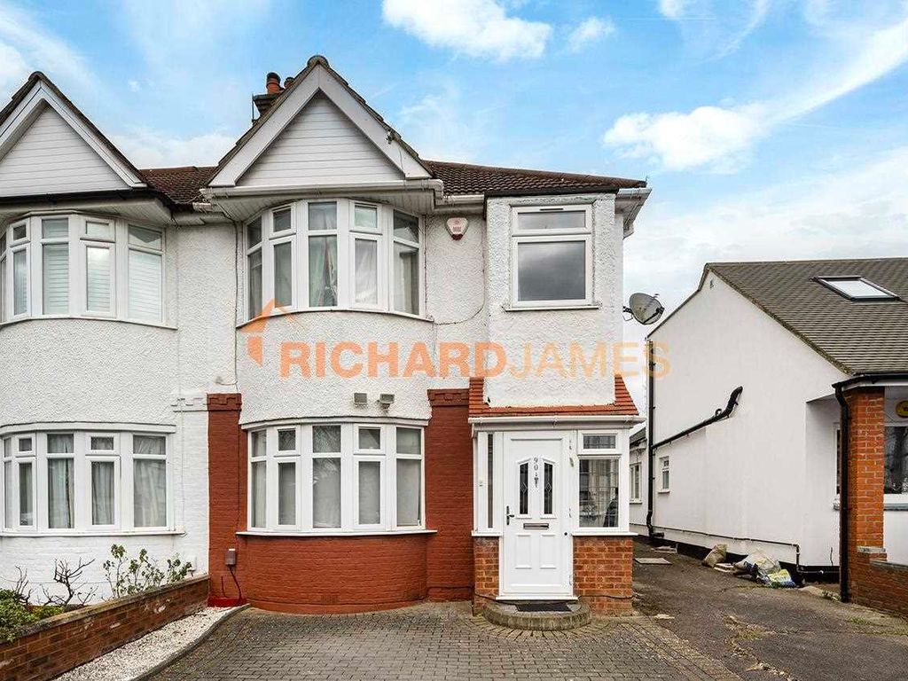 3 bed semidetached house for sale in Hale Drive, London NW7 Zoopla