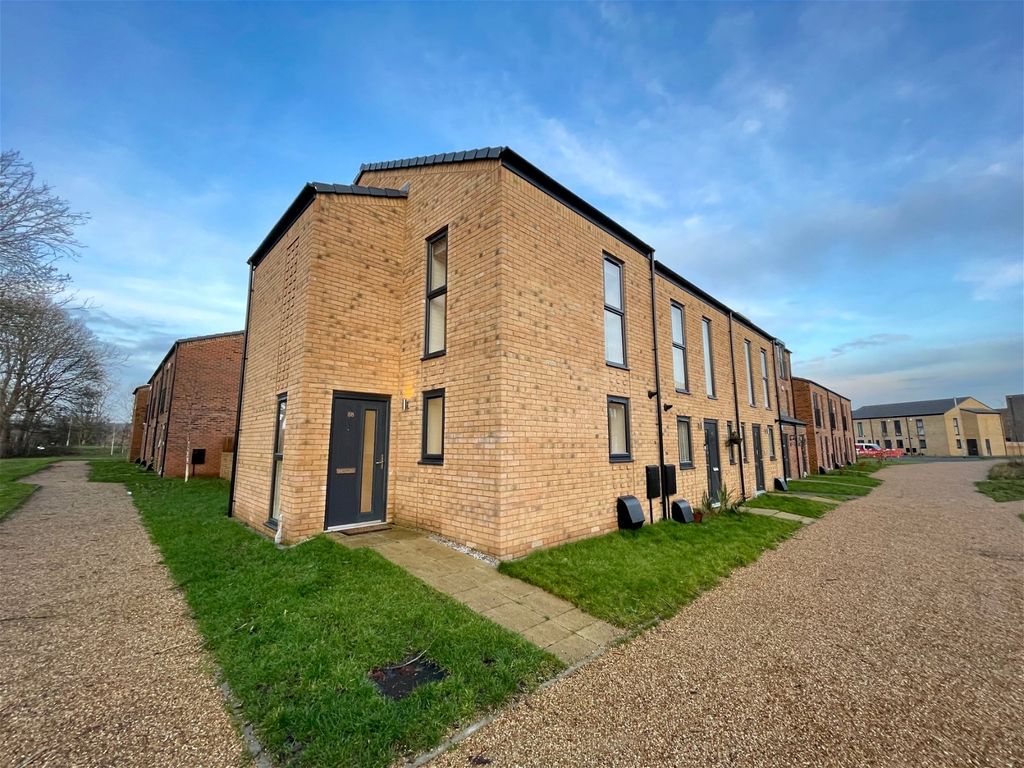 2 bed end terrace house to rent in Ribot Walk, Salford M6, £1,350 pcm