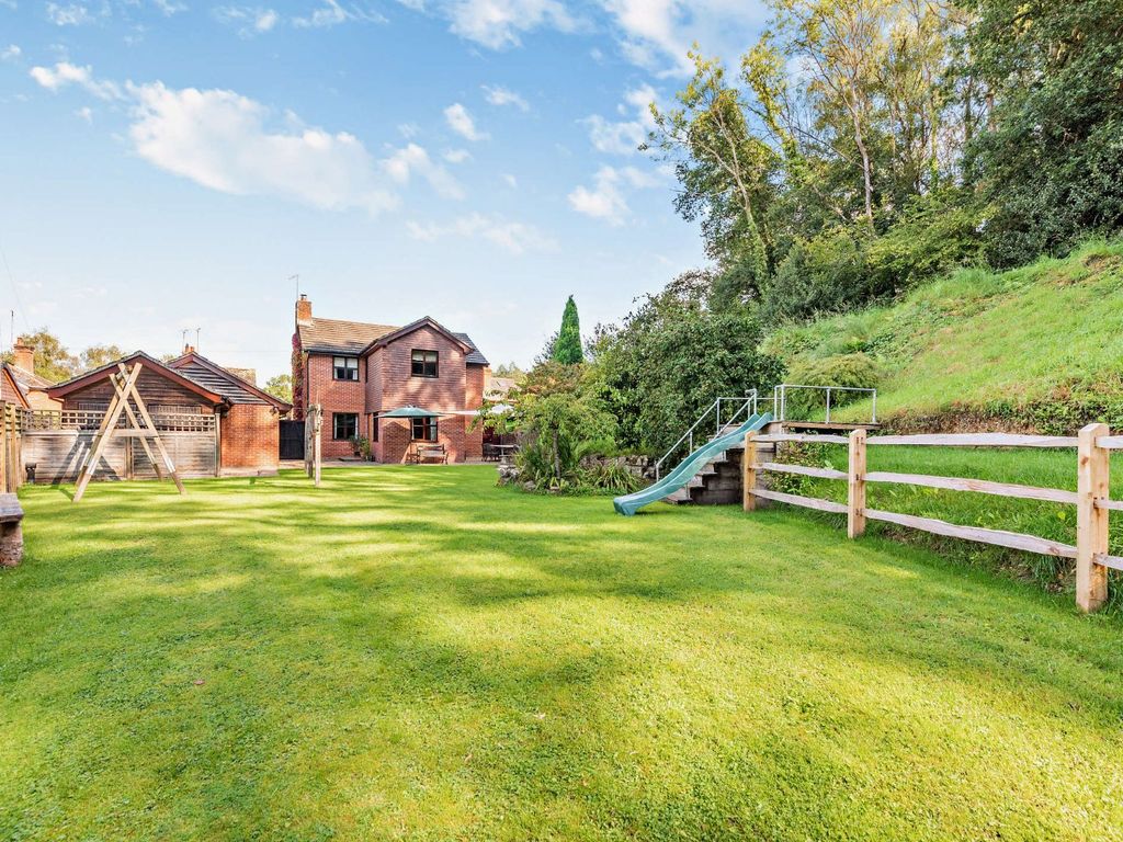 4 bed detached house for sale in Barley Hill, Dunbridge, Romsey