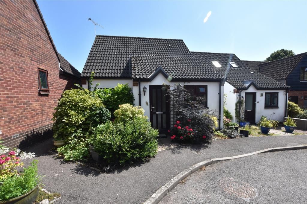 2 bed end terrace house for sale in Longmeadow, Broadclyst, Exeter