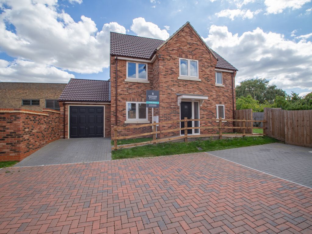 4 bed detached house for sale in Bath Road, Eye, Peterborough PE6, £