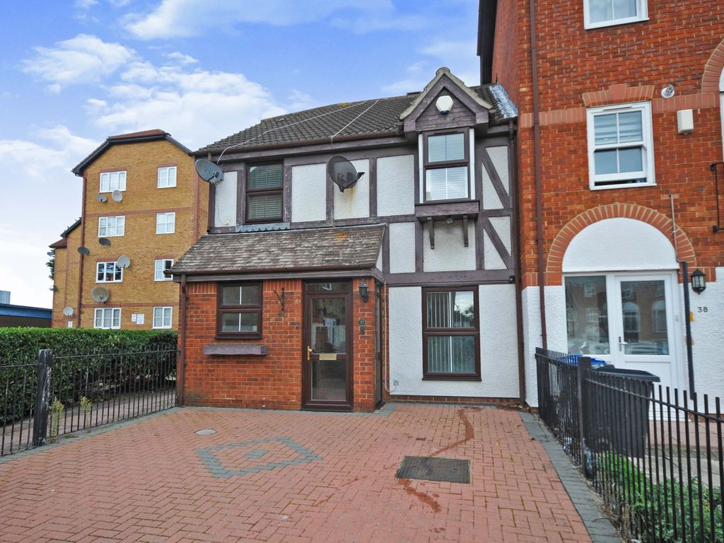 Kennet Square, Mitcham CR4  