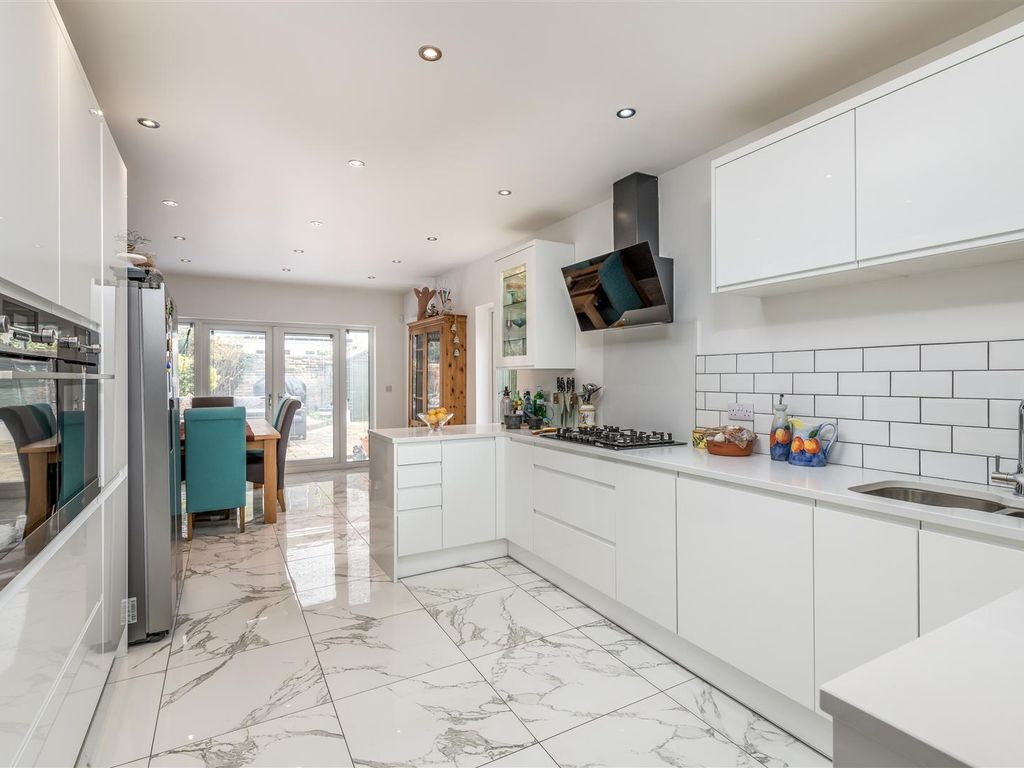 5 bed semidetached house for sale in Campbell Road, Bedford MK40 Zoopla
