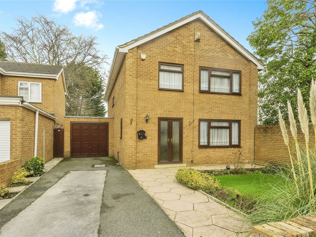 4 bed detached house for sale in Haymans Grove, West Derby, Liverpool L12, £335,000 Zoopla
