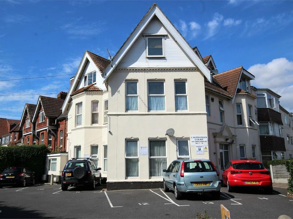 Studio to rent in Christchurch Road, Bournemouth BH1, £700