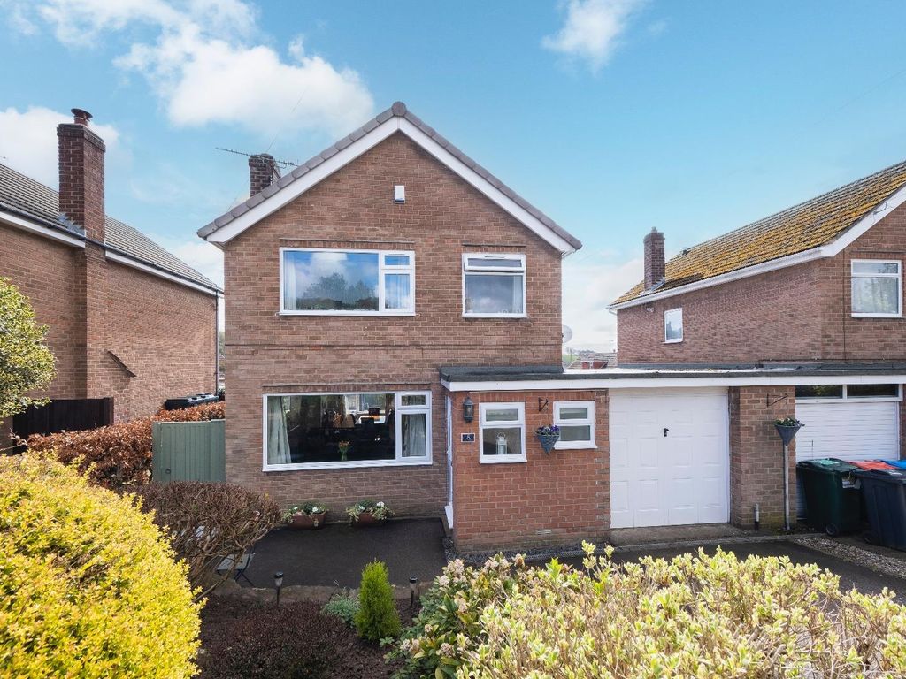 3 bed linkdetached house for sale in Longley Avenue, Kelsall