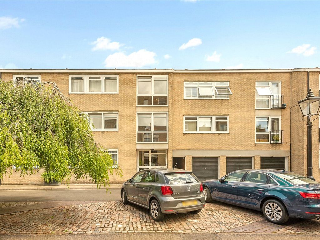 Chester Close South, Regent's Park, London NW1