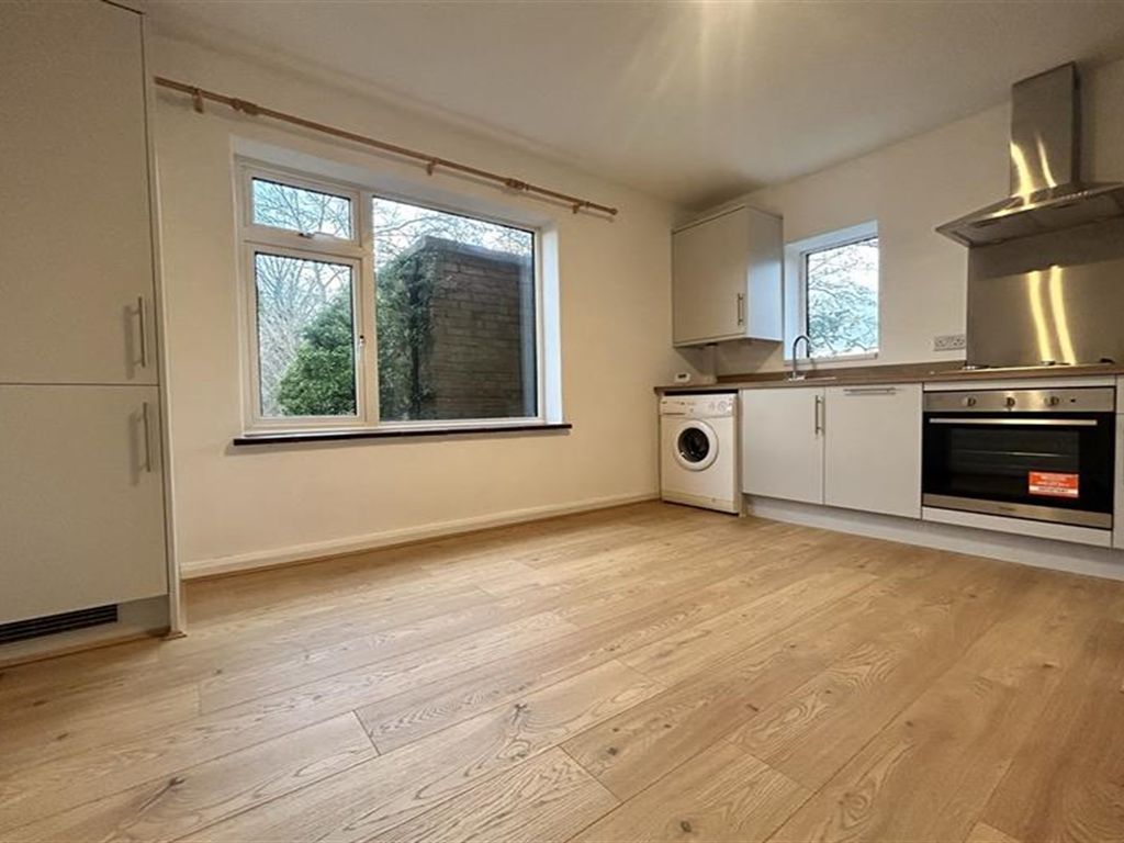 3 bed semidetached house to rent in Dingle Avenue, Alderley Edge SK9
