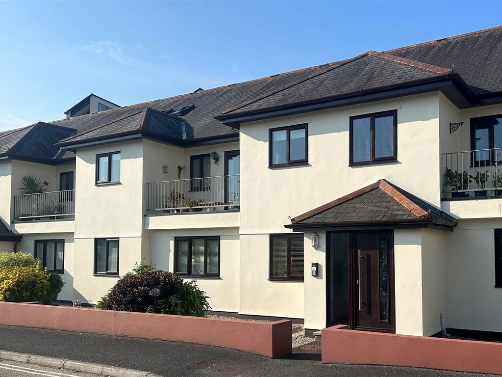 3 bed flat for sale in Swanpool, Falmouth TR11 Zoopla