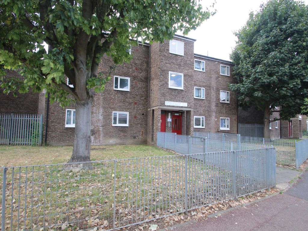 1 bed flat to rent in Drummond Castle Court, Odessa Road, London