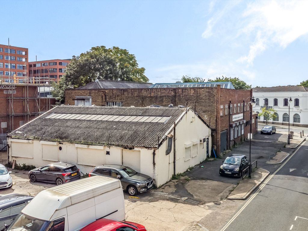 Industrial to let in 2 Industrial Units To Rent SE1, 33 Pages Walk