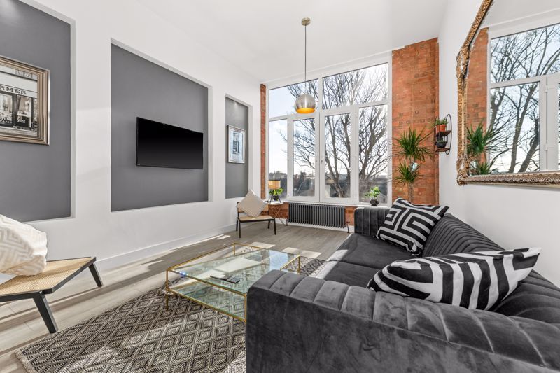 Flat 13A, Breton House, Old Bedford Road, Luton LU2  