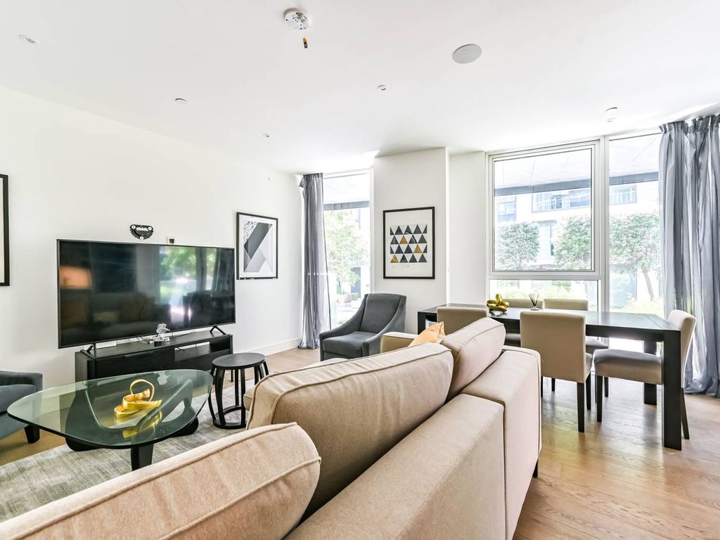 3 bed flat to rent in Pinnacle House, Battersea Reach, Wandsworth