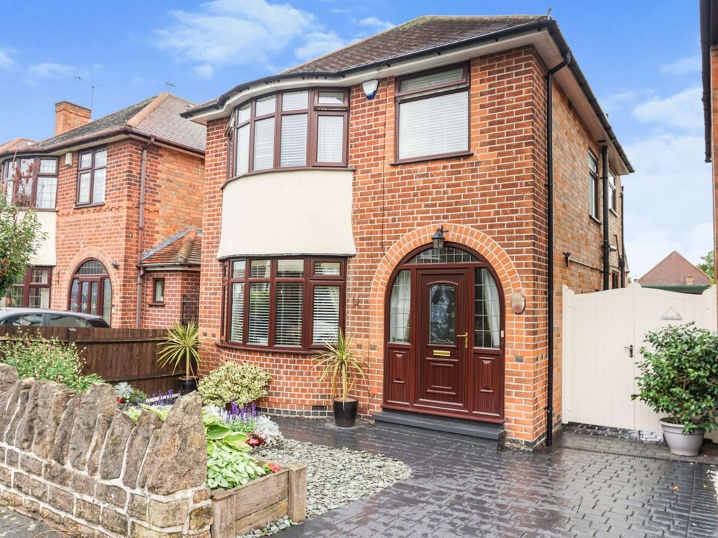 Newlyn Drive, Nottingham NG8  