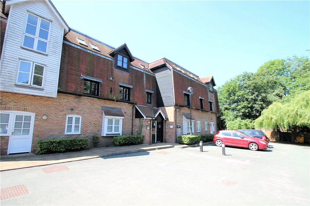 2 bed flat for sale in Thorney Mill Road, West Drayton, Middlesex UB7