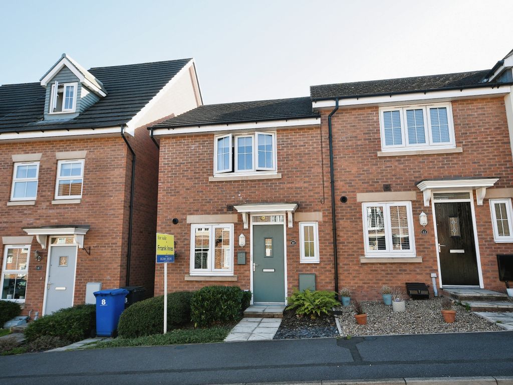 3 bed end terrace house for sale in Horse Chestnut Close, Chesterfield