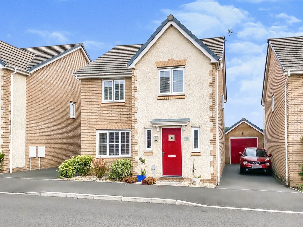 4 bed detached house for sale in Heol Senni, Bettws, Newport NP20 Zoopla