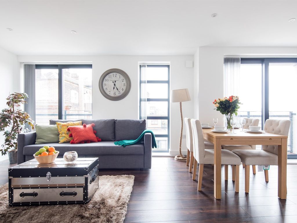 1 bed flat to rent in East Ferry Road, London E14, £1,800 pcm Zoopla