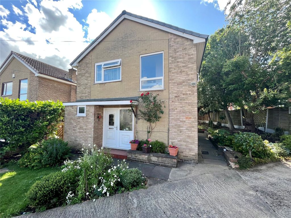3 bed detached house for sale in Park Crescent, Rothwell, Leeds, West