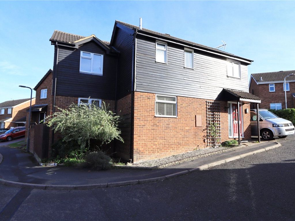 4 bed detached house for sale in Lagonda Close, Newport Pagnell, Milton