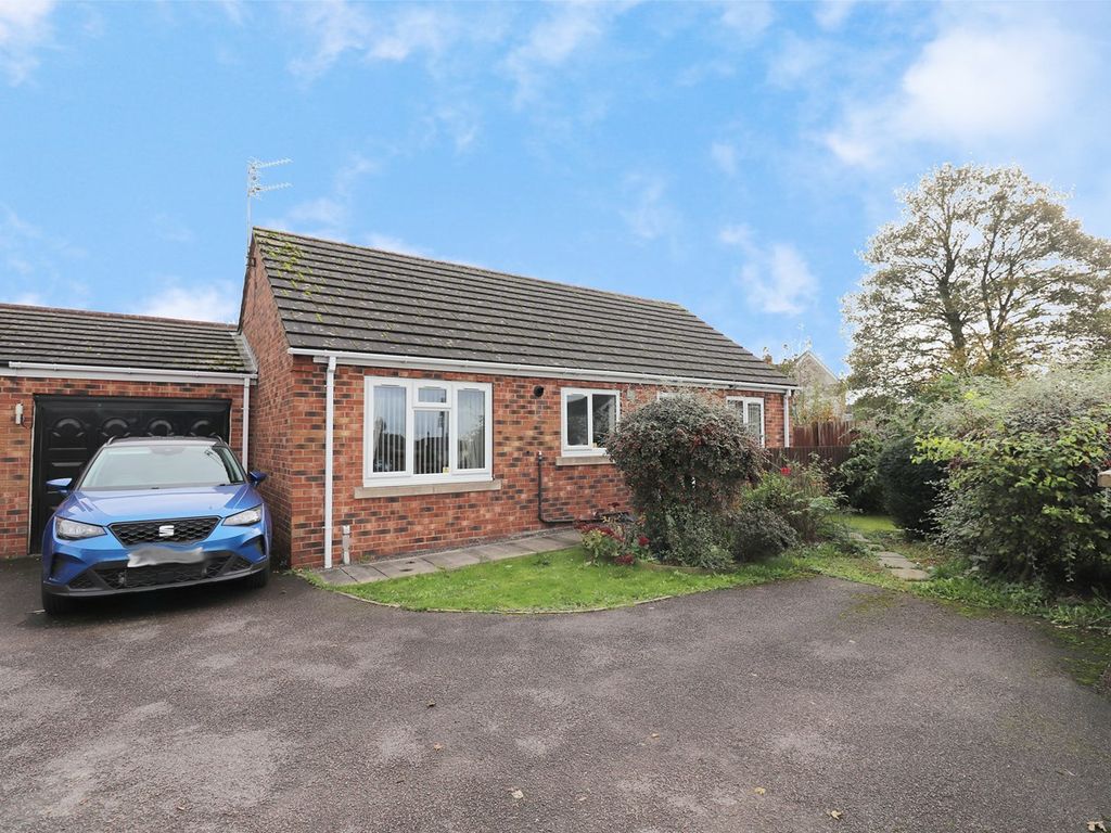 2 bed detached bungalow for sale in Priory Lane, Scunthorpe DN17, £