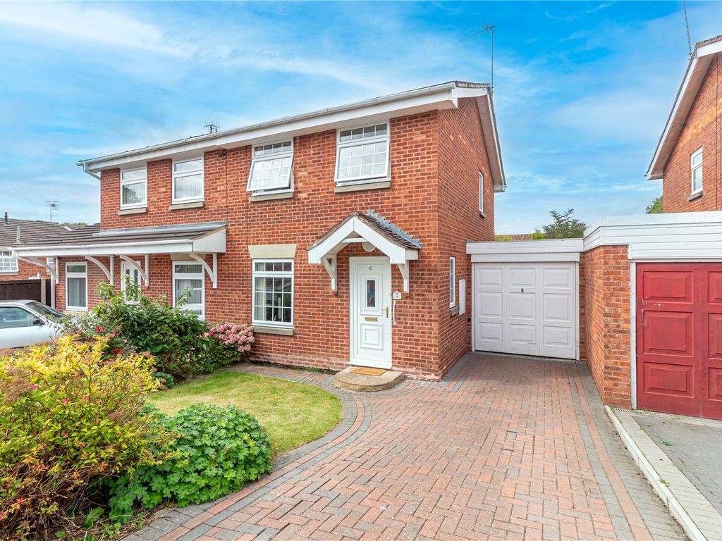 3 bed semidetached house for sale in Great Barn Lane, Headless Cross