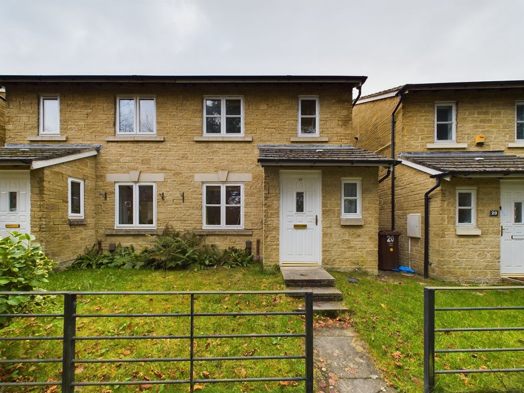 3 bed semidetached house to rent in Frobisher Approach, Manadon Park