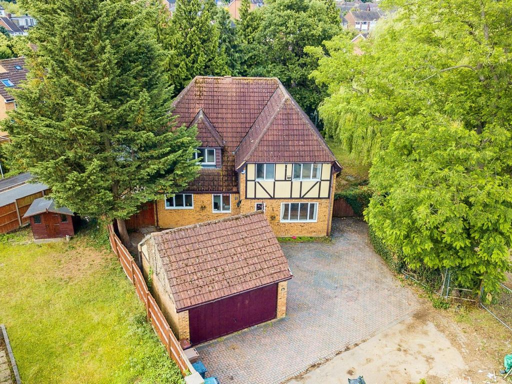 5 bed detached house for sale in Grange Avenue, Luton, Bedfordshire LU4 Zoopla