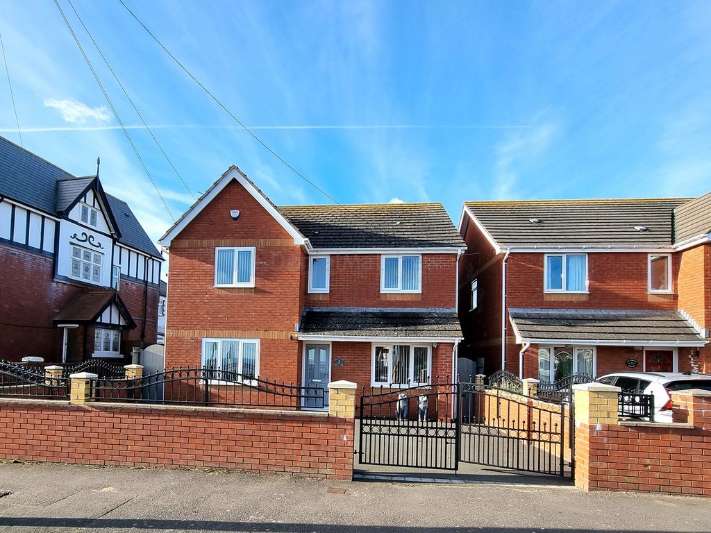 4 bed detached house for sale in St. Johns Court, Barry CF62, £500,000