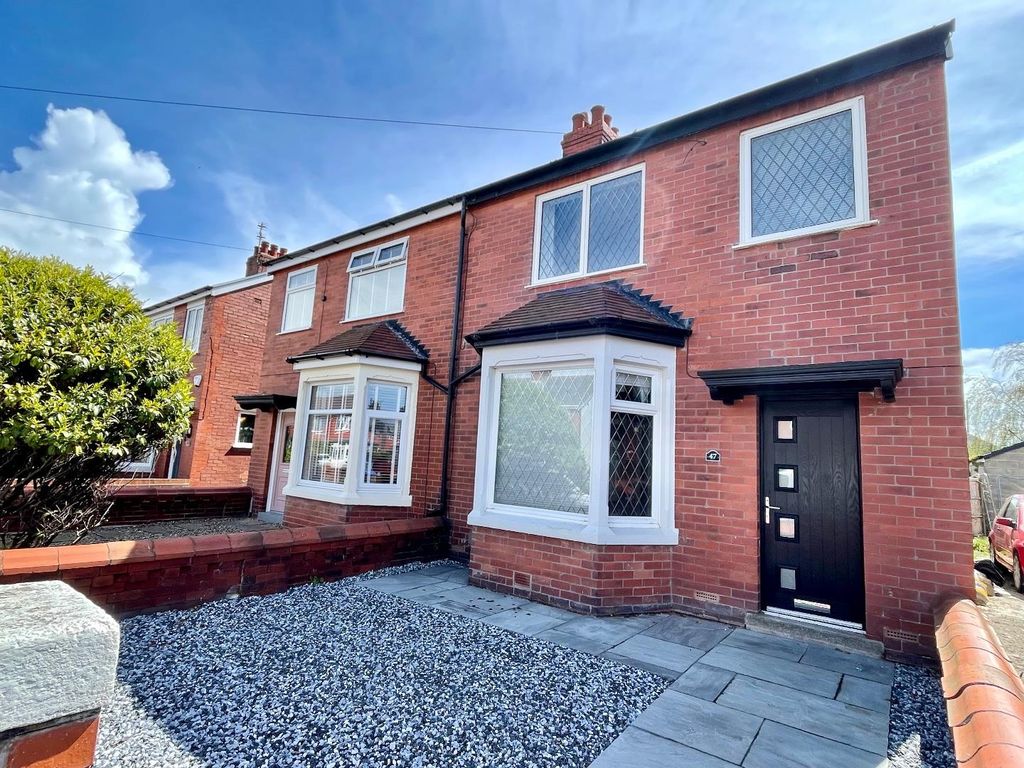 4 bed semidetached house for sale in Sawley Avenue, Blackpool FY4, £