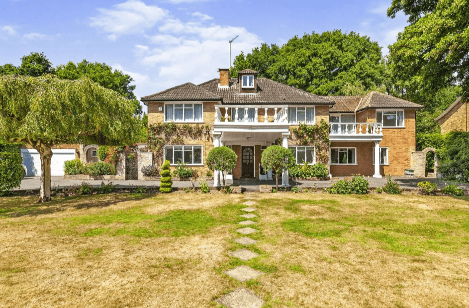 6 bed detached house to rent in Lakeside Drive, Stoke Poges, Slough SL2