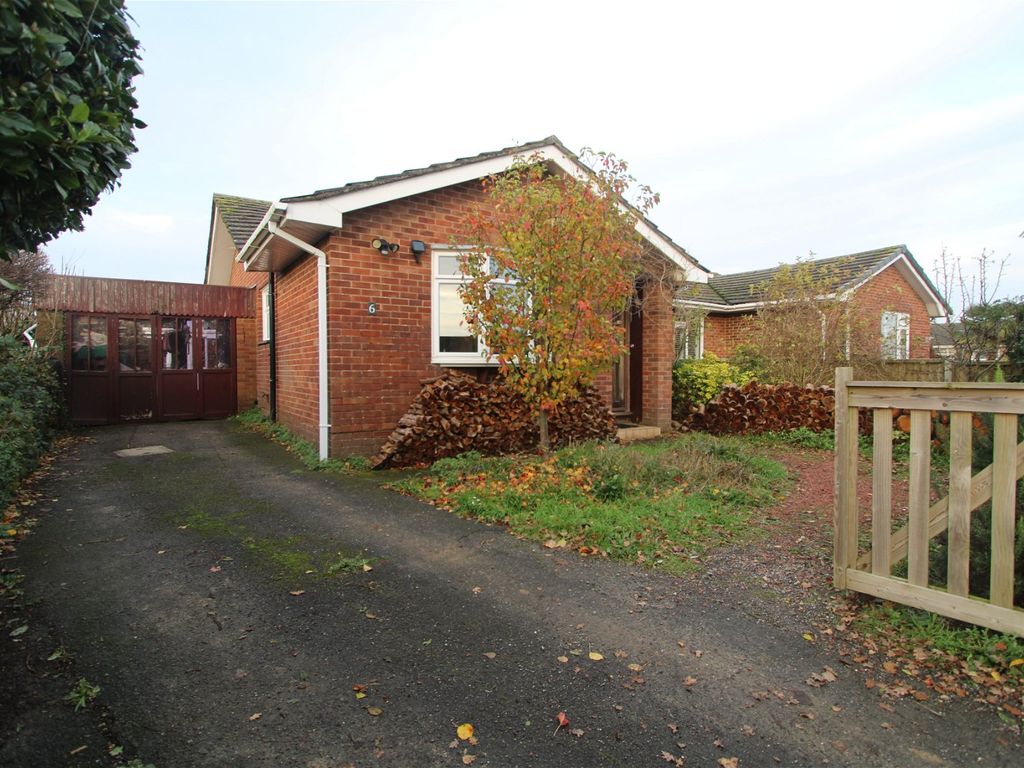 3 bed semidetached bungalow for sale in Roewood Road, Holbury