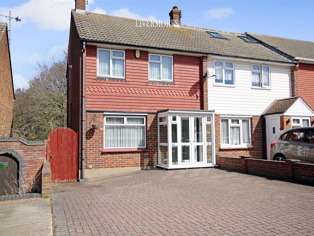 2 bed end terrace house for sale in Bramble Avenue, Bean, Dartford DA2