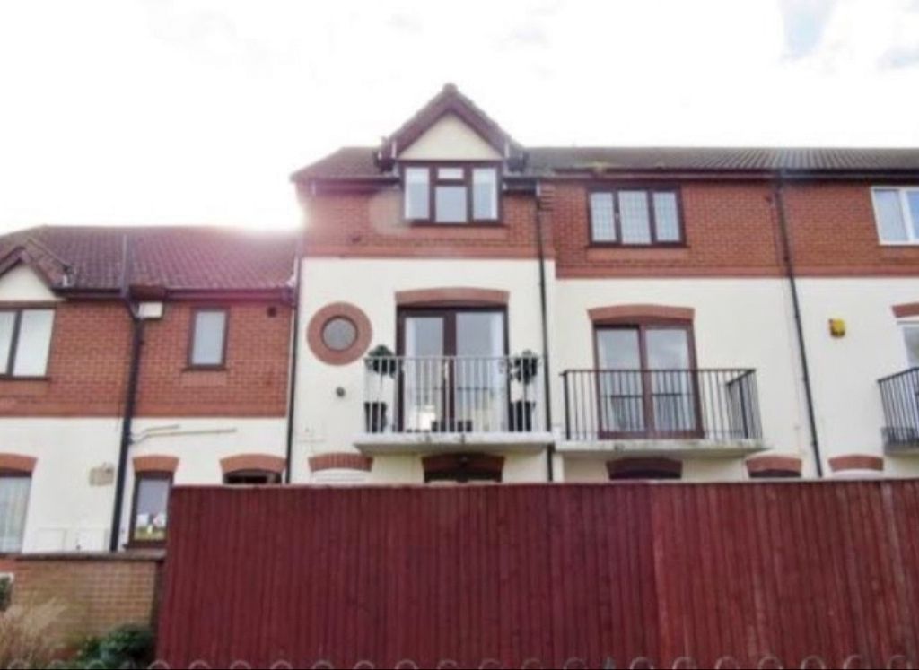 2 bed mews house to rent in Kings Mews, Cleethorpes DN35 Zoopla