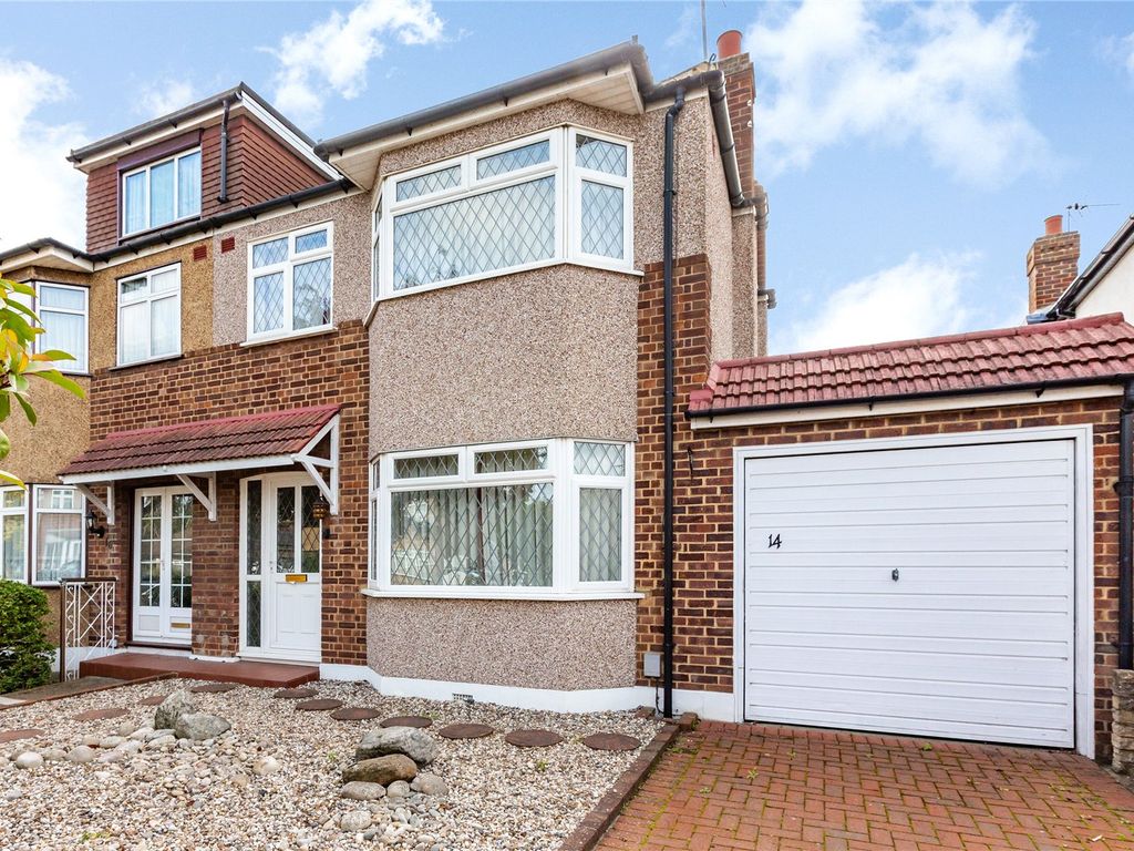 3 bed semidetached house for sale in Acacia Gardens, Upminster RM14, £