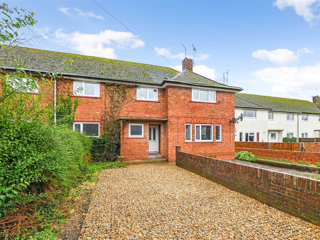 3 bed for sale in Orchard Way, Bognor Regis PO22, £240,000