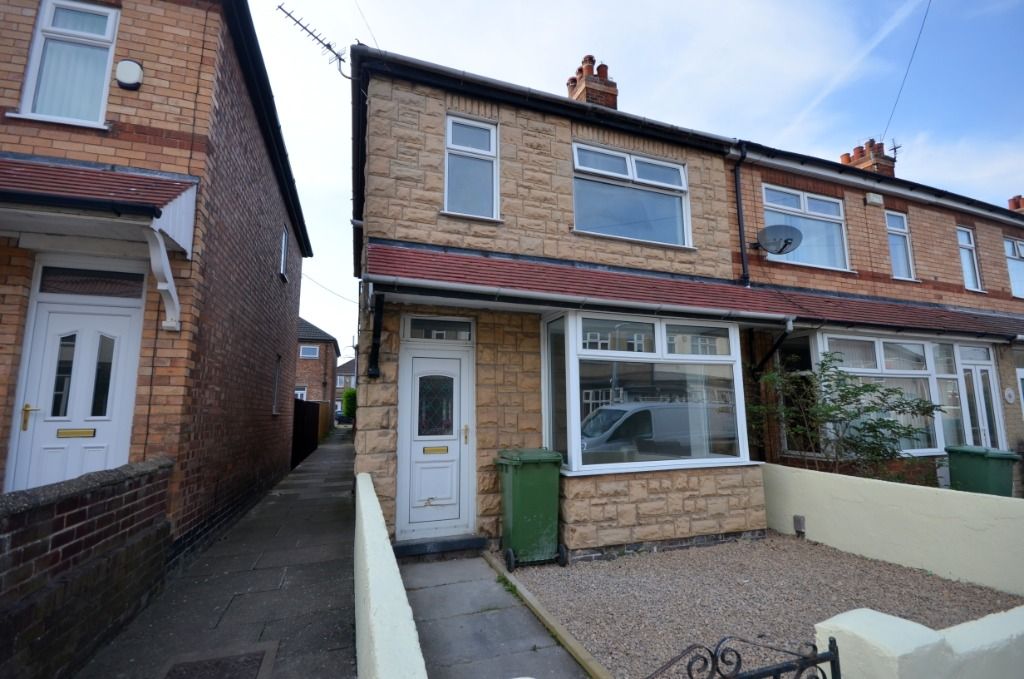 3 bed terraced house to rent in Wall Street, Grimsby DN34, £650 pcm