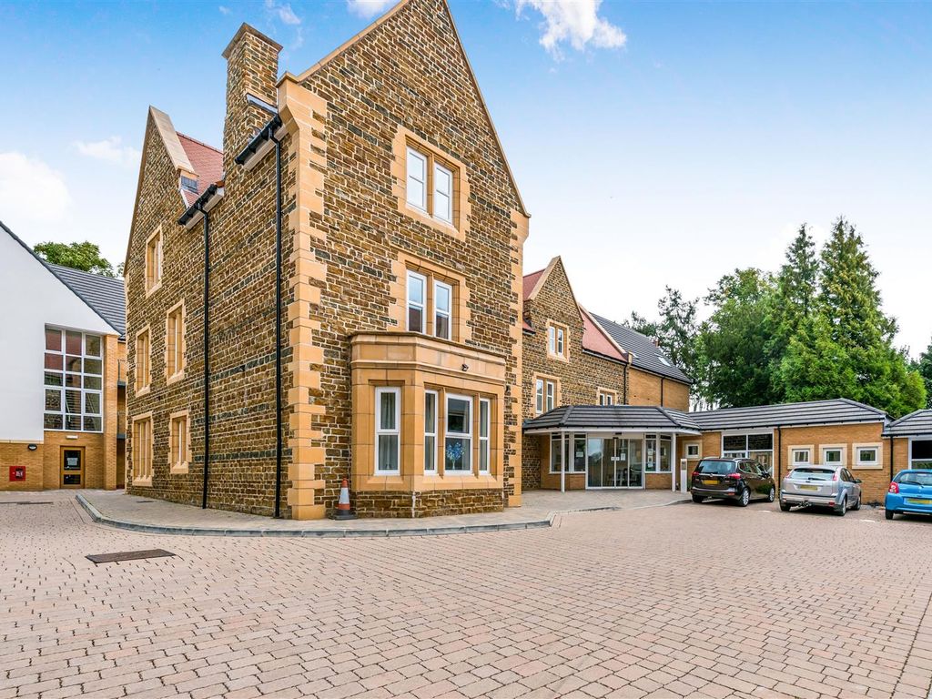 2 bed flat for sale in Wardington Court, Welford Road, Northampton NN2