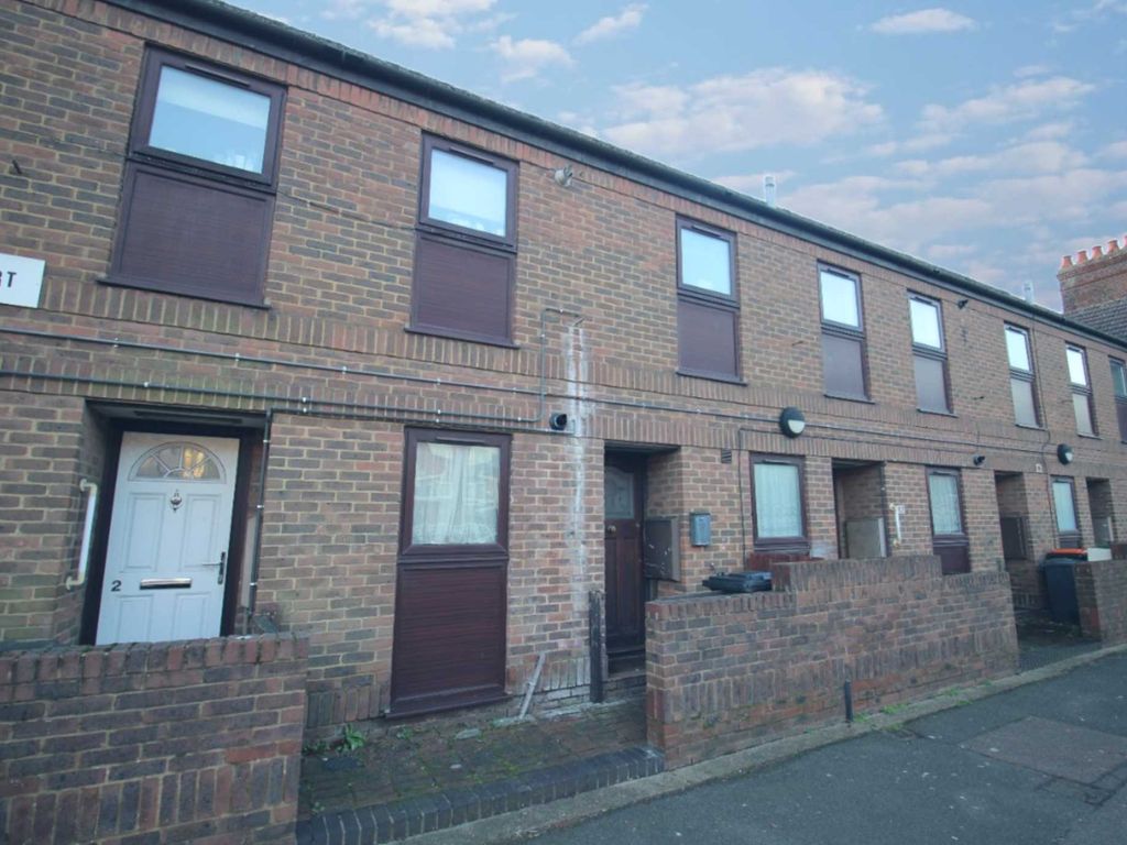 1 bed semidetached house for sale in Flint Court, Dunstable LU6, £