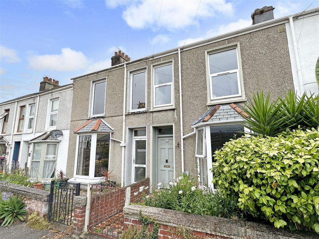 3 bed terraced house for sale in Clifton Crescent, Falmouth TR11, £