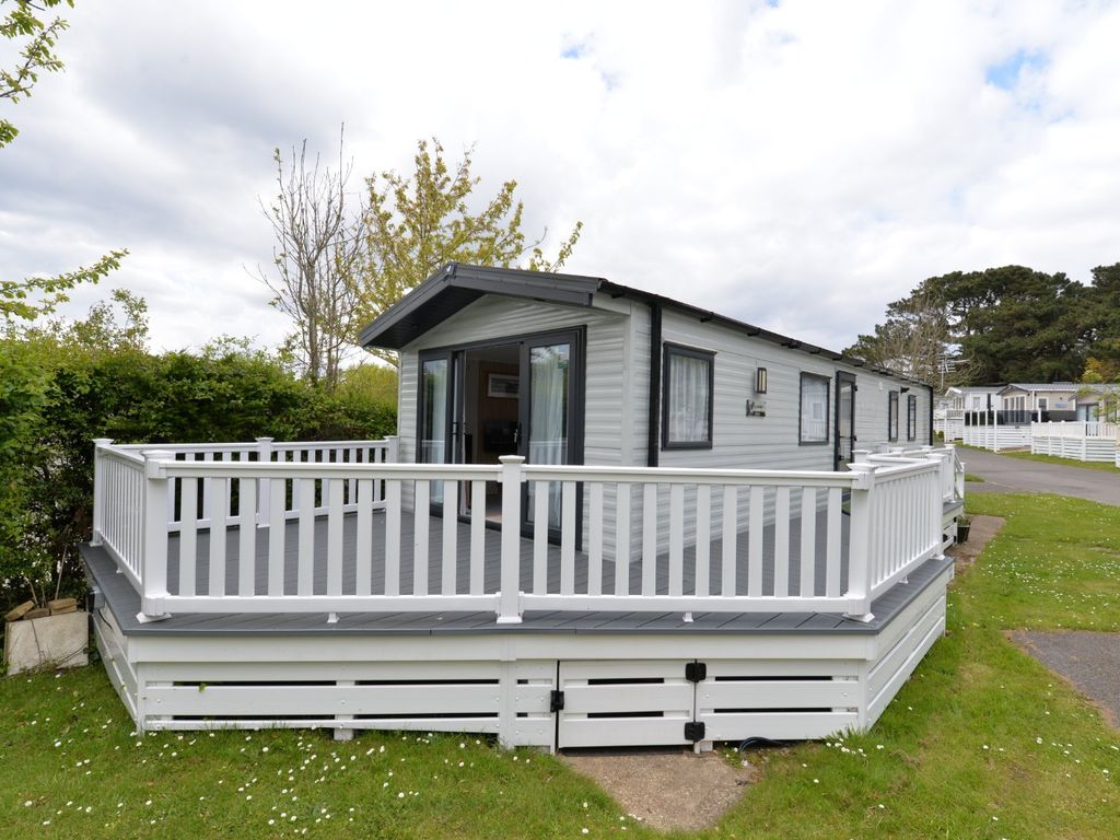 2 bed mobile/park home for sale in Seabreeze, Shorefield Country Park
