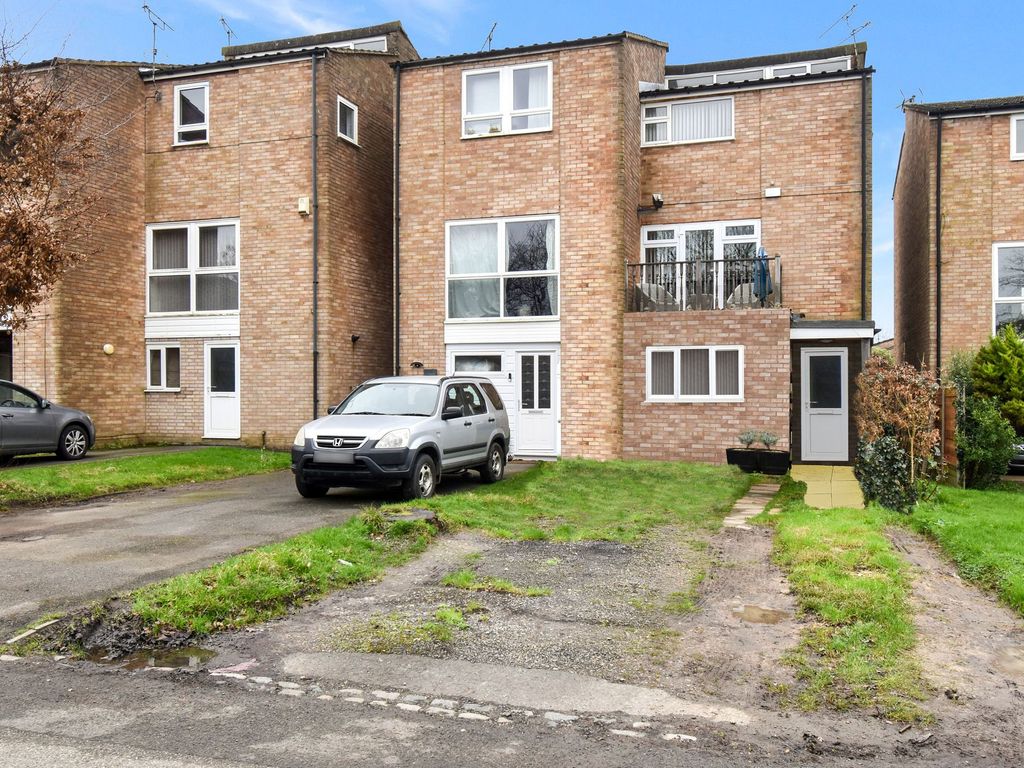 4 bed town house for sale in Cuckoo Lane, Ashford TN23, £285,000 Zoopla