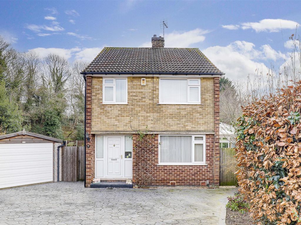 3 bed detached house for sale in Willow Crescent, Gedling