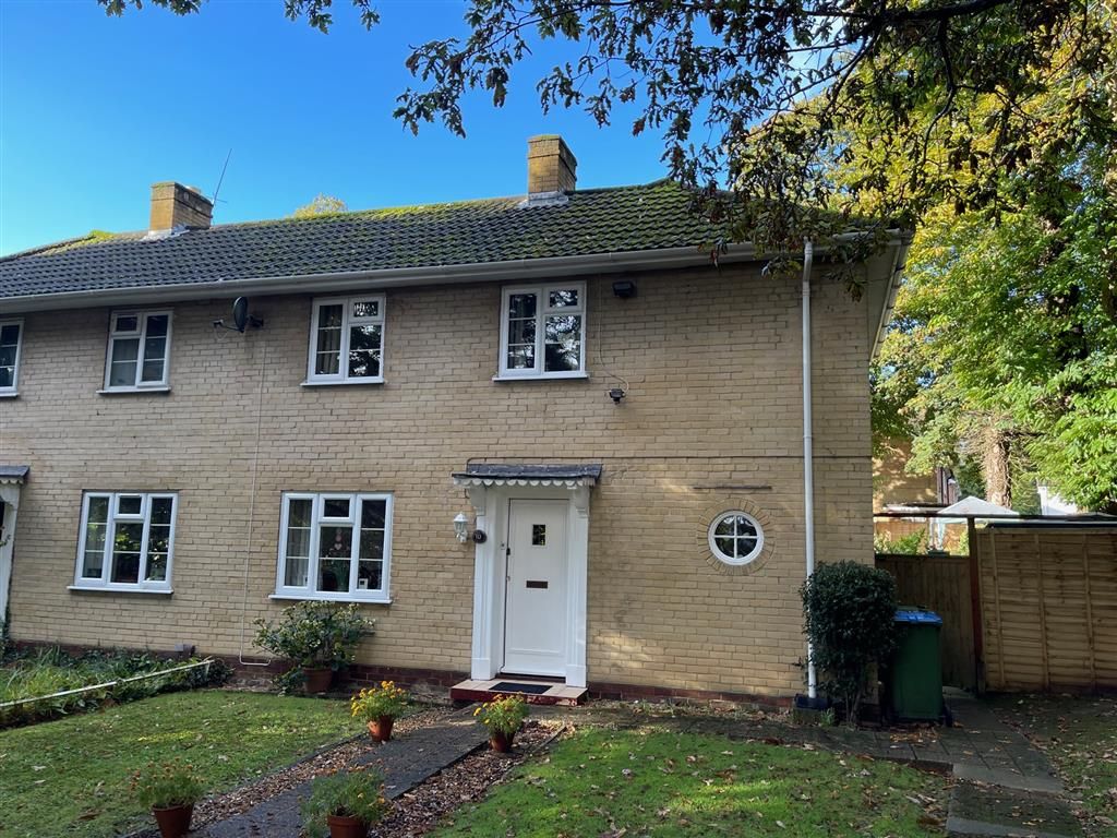 2 bed semidetached house for sale in Woodland Close, Thornhill Park