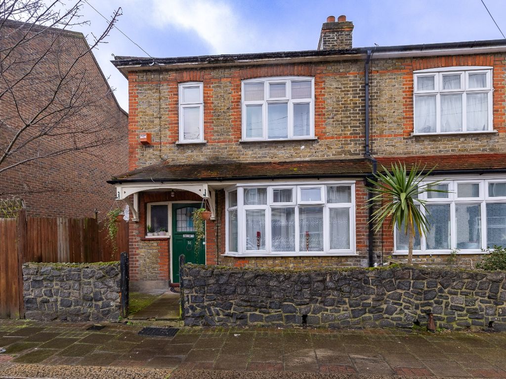 2 bed end terrace house for sale in Chesterton Road, Plaistow, London