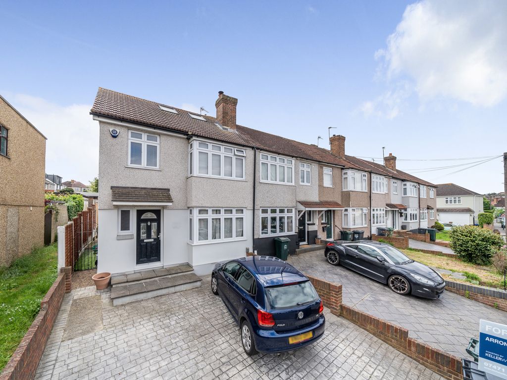 5 bed semidetached house for sale in Wilmot Road, Dartford, Kent DA1