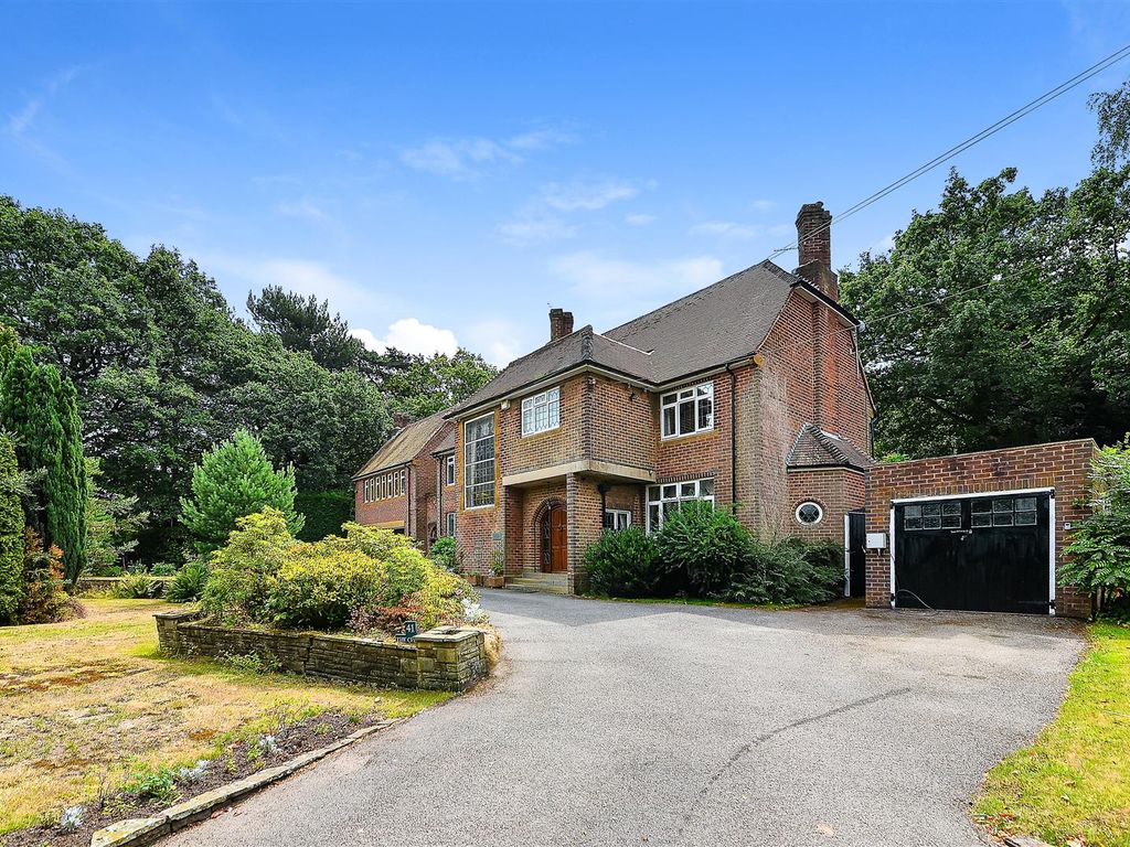 5 bed detached house for sale in Hardwick Road, Streetly, Sutton