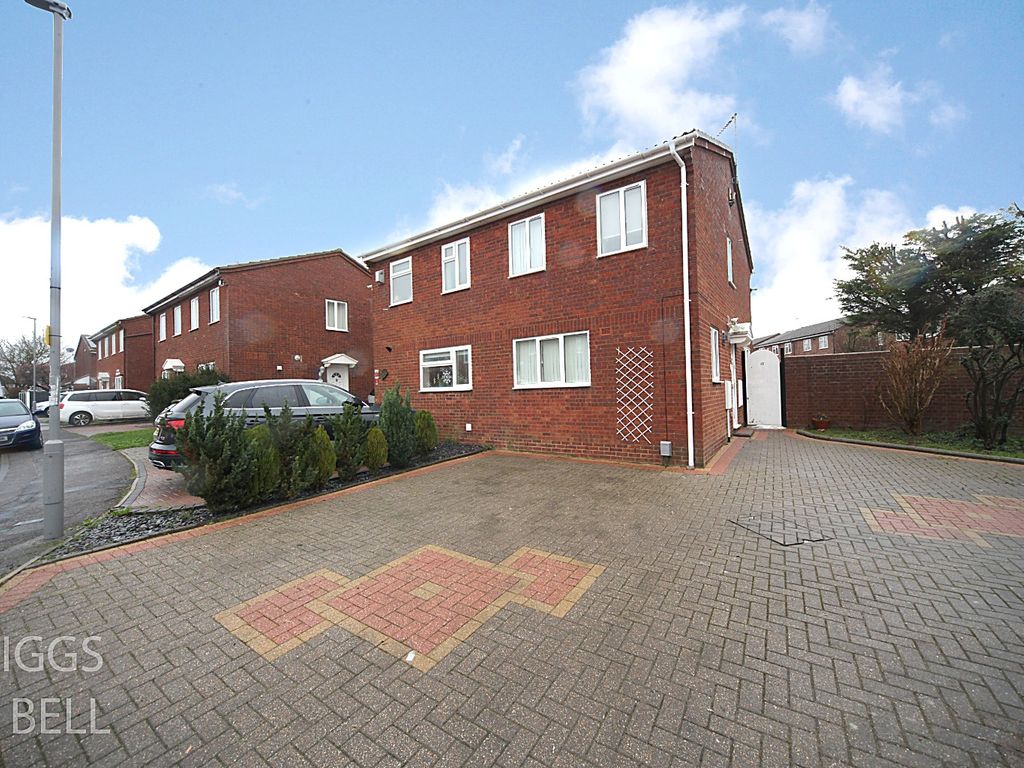 Linbridge Way, Luton, Bedfordshire LU2  