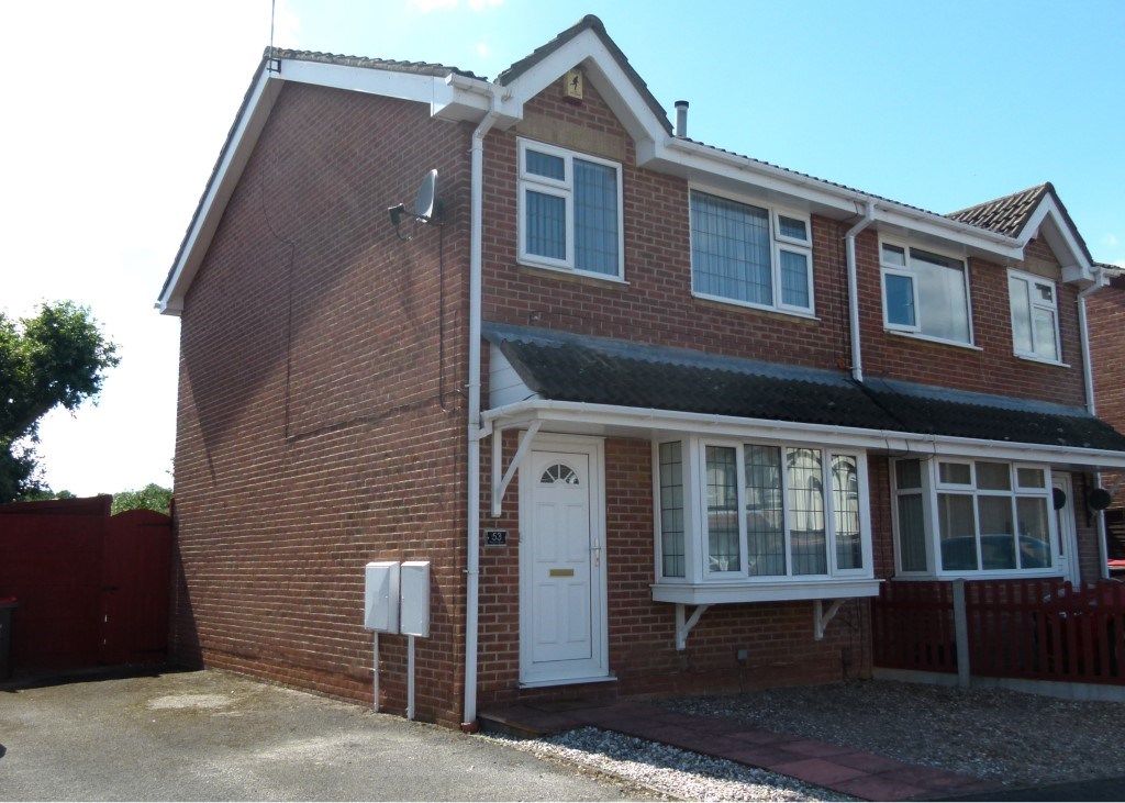 3 bed semidetached house for sale in Fircroft Drive, Hucknall
