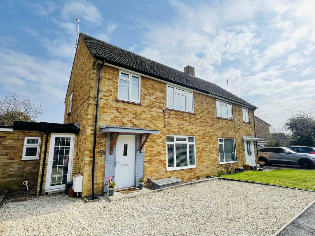 3 bed semidetached house for sale in Fitzcount Way, Wallingford OX10